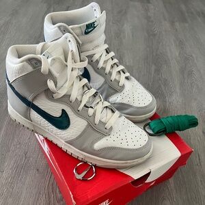 Nike Dunk High WMNS FLS - Summit White / Grey-Fog